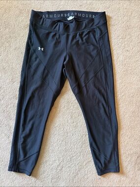 Under Armour Black Performance Cropped Leggings Heat Gear compression size XL